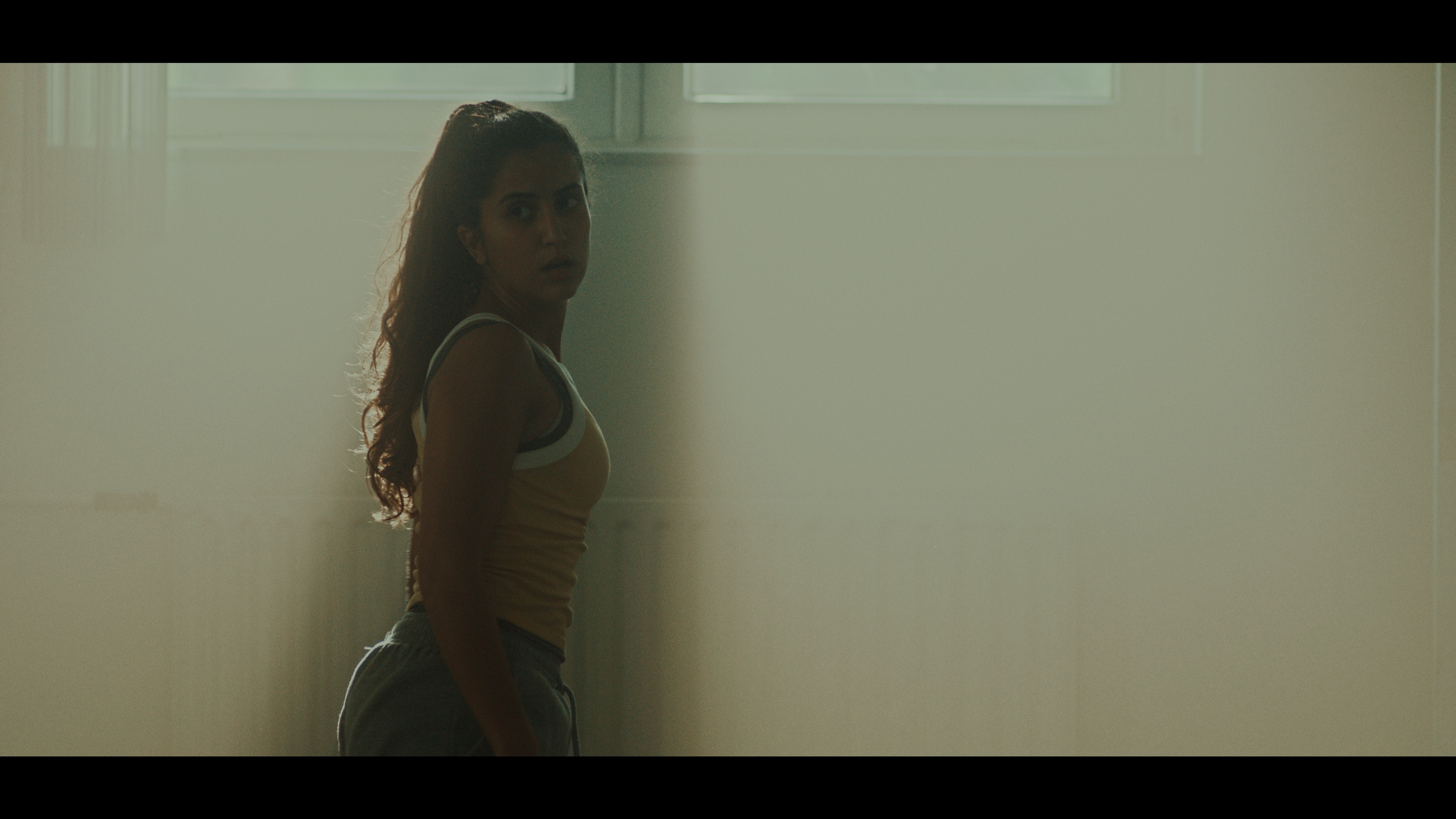 a_kiss_still.0003975